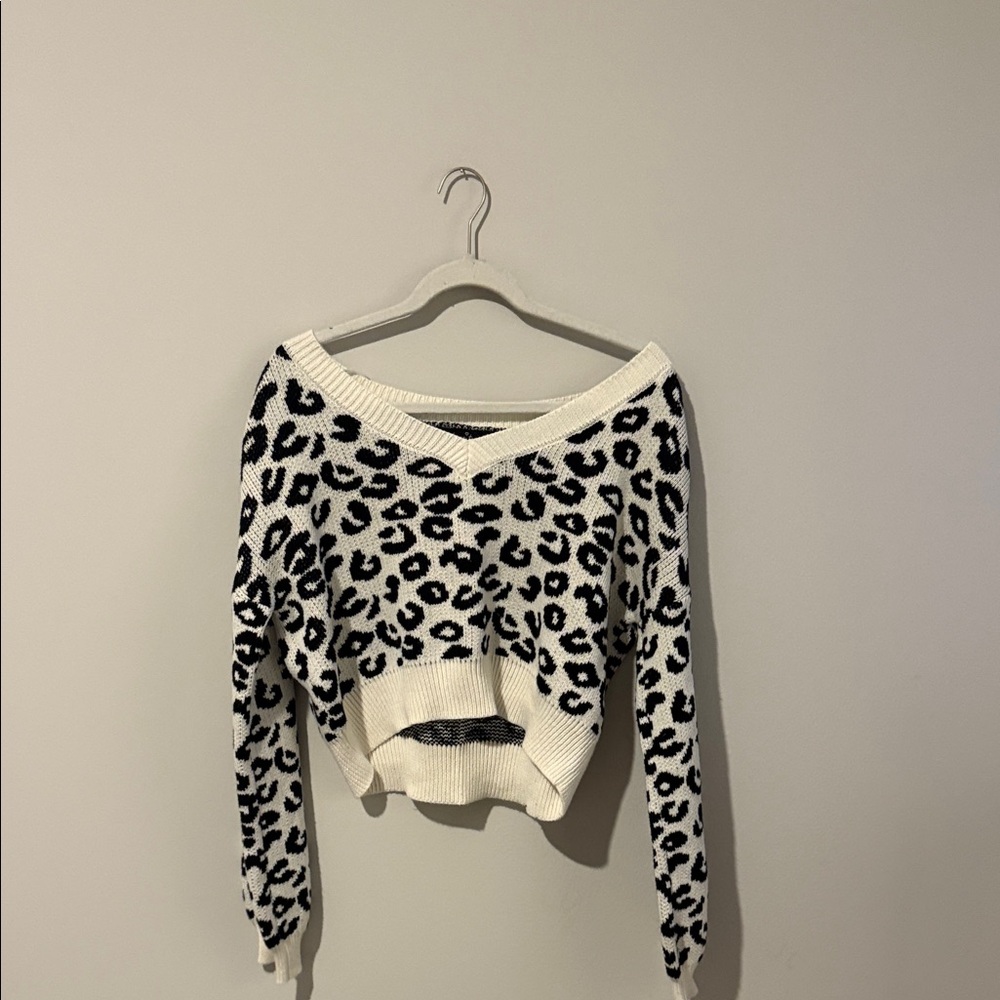 Love Tree Black and White Knit Sweater